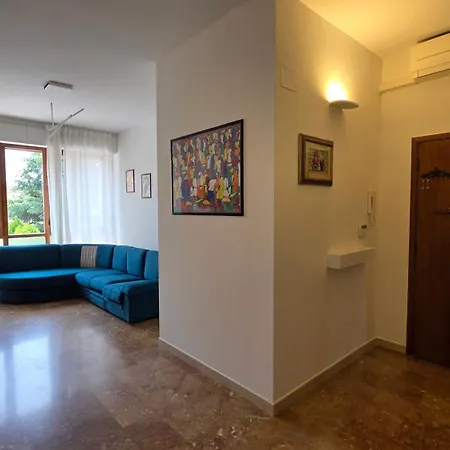 Cecco Bravo 아파트 *